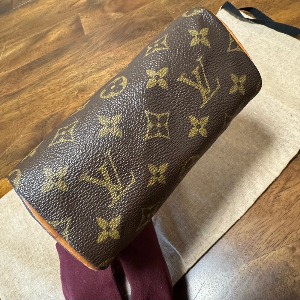 Louis Vuitton Mini Speedy Bag - Picture 10 of 16
